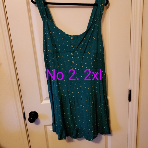 Various plus size clothing - Picture 7 of 11